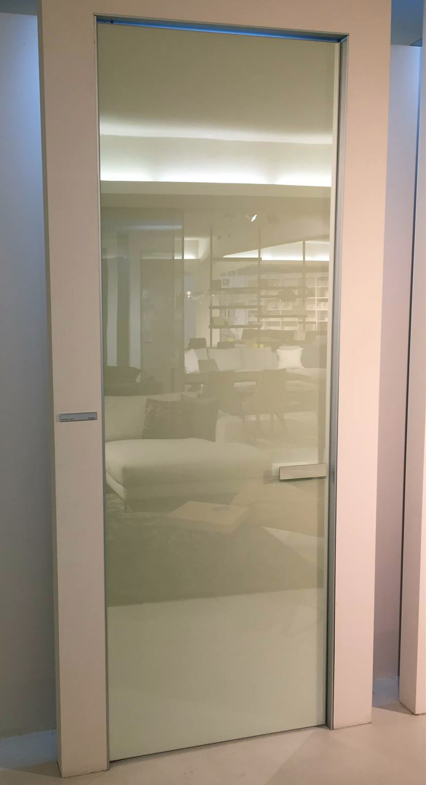 AURA – bidirectional swing door